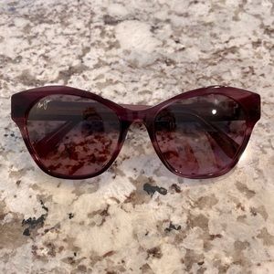 Maui Jim womens sunglasses (case not included unless asked) NEVER USED